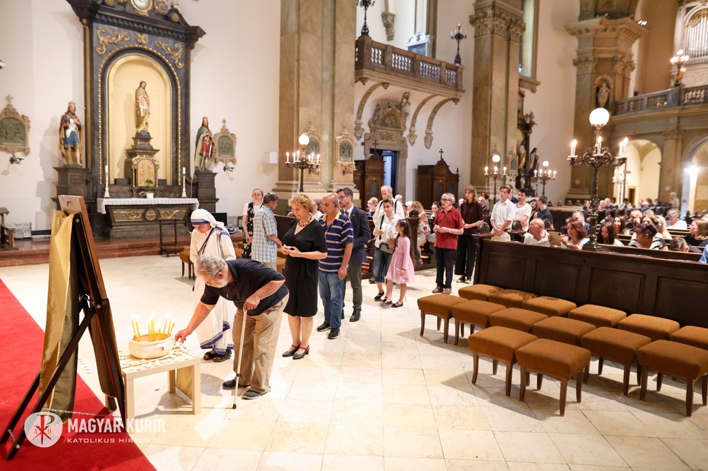 A prayer in Budapest to commemorate the Porrajimos, the Roma holocaust, and the Kisléta attack